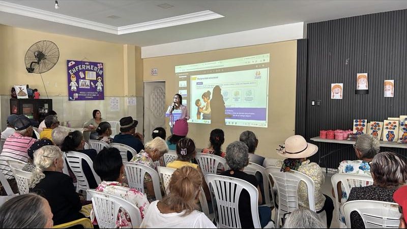 Charla en el Centro Diurno